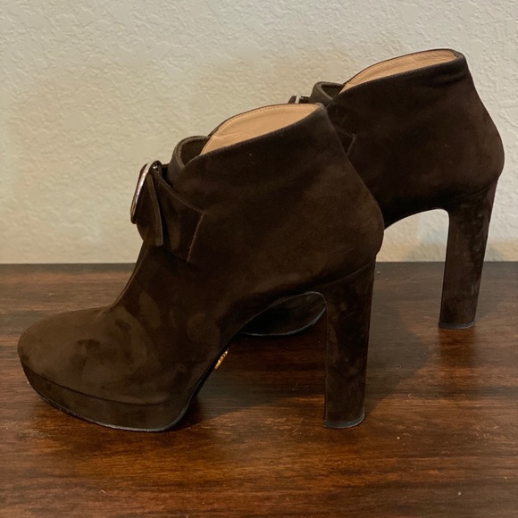 PRADA BROWN SUEDE BUCKLE FRONT ANKLE BOOTIES - Picture 2 of 6